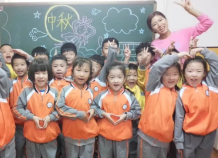 七色光开阳幼小衔接学校的快乐中秋节