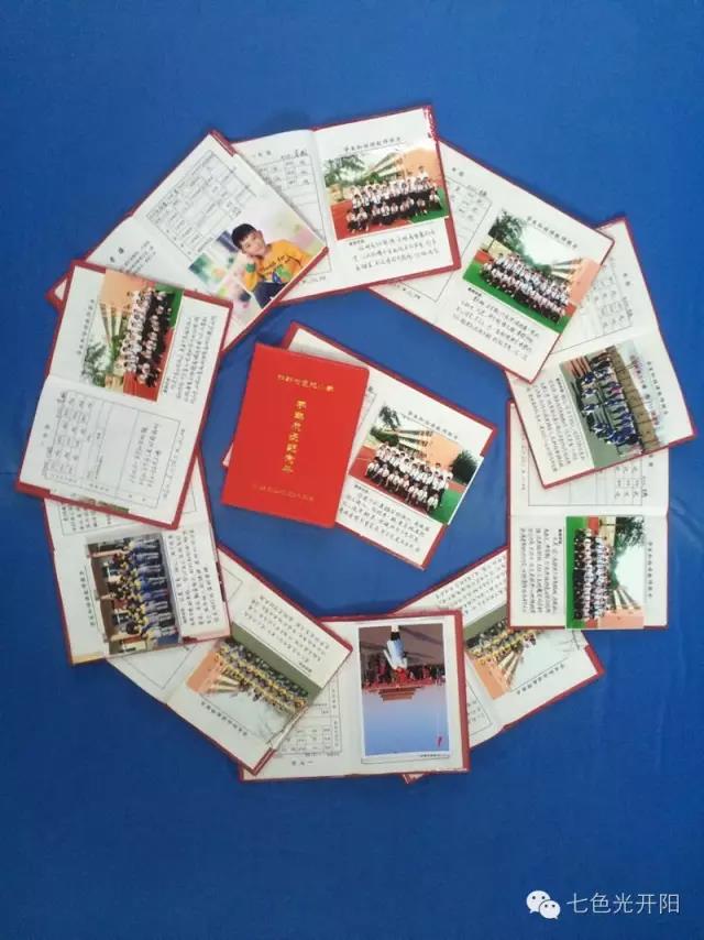 灿烂笑容记录快乐童年！