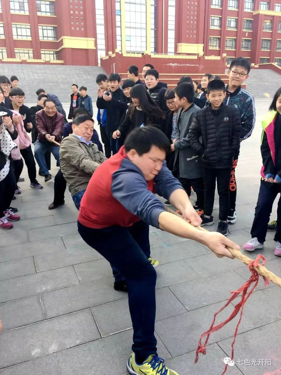 “三八”妇女节，快看七色光开阳中学的师生们在干啥？