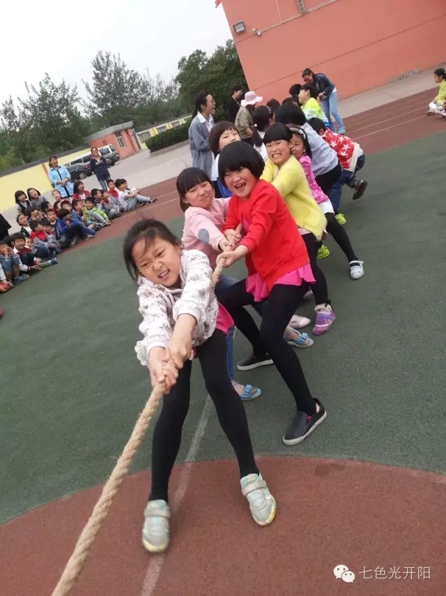 团结协作，运动健体——记七色光第三小学春季趣味运动会