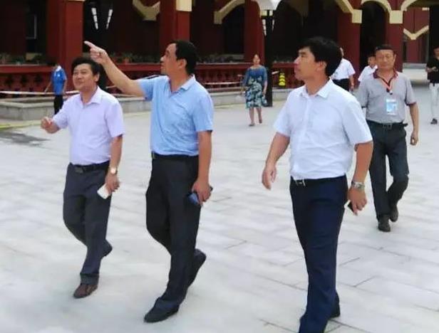 邯郸县教育局杨晓军副局长一行莅临我校视察指导