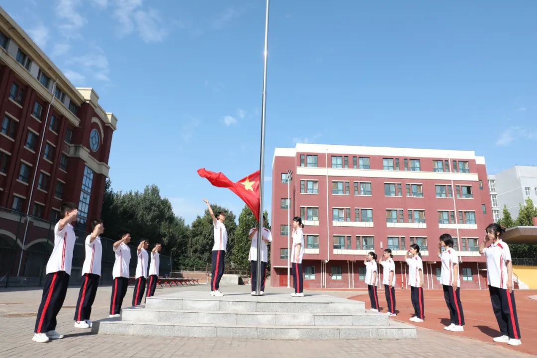 铭记历史，勿忘国耻 | 开阳中学新学期第三周升旗仪式